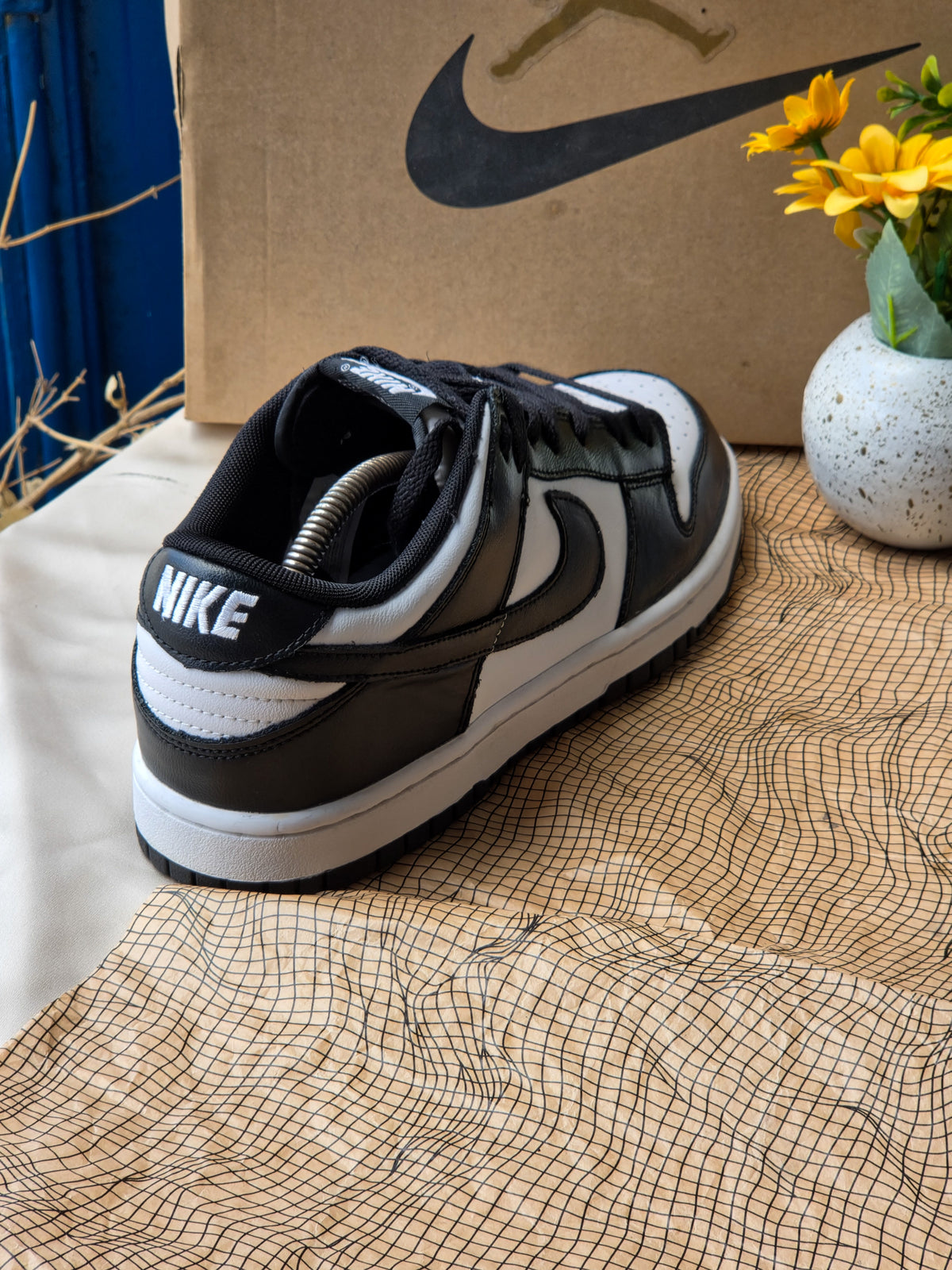 NIKE
