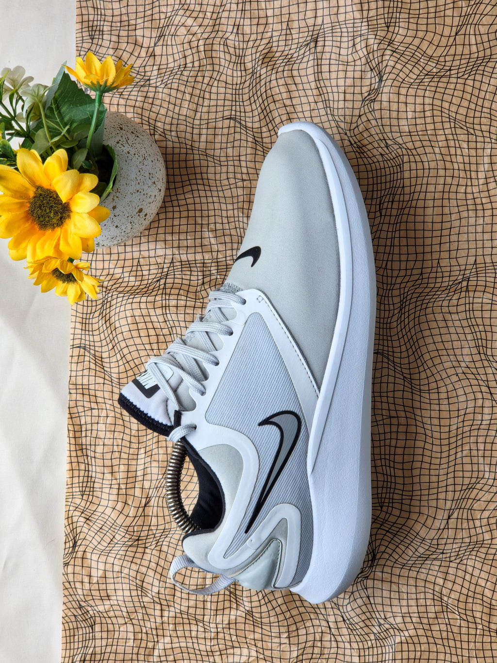 NIKE