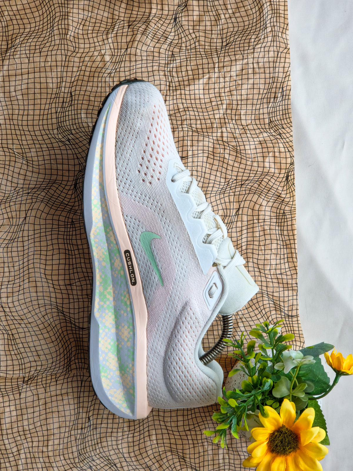 NIKE