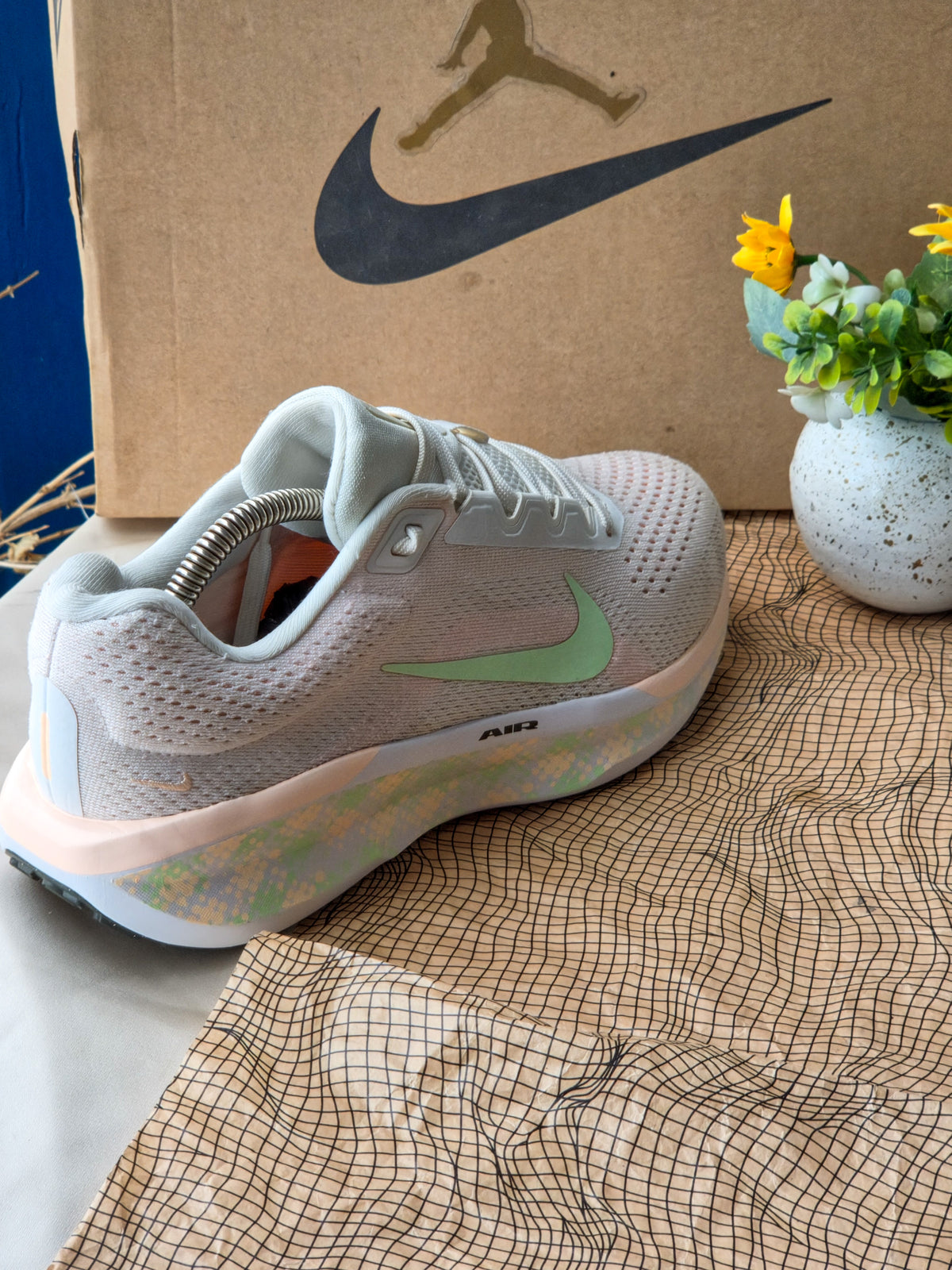 NIKE