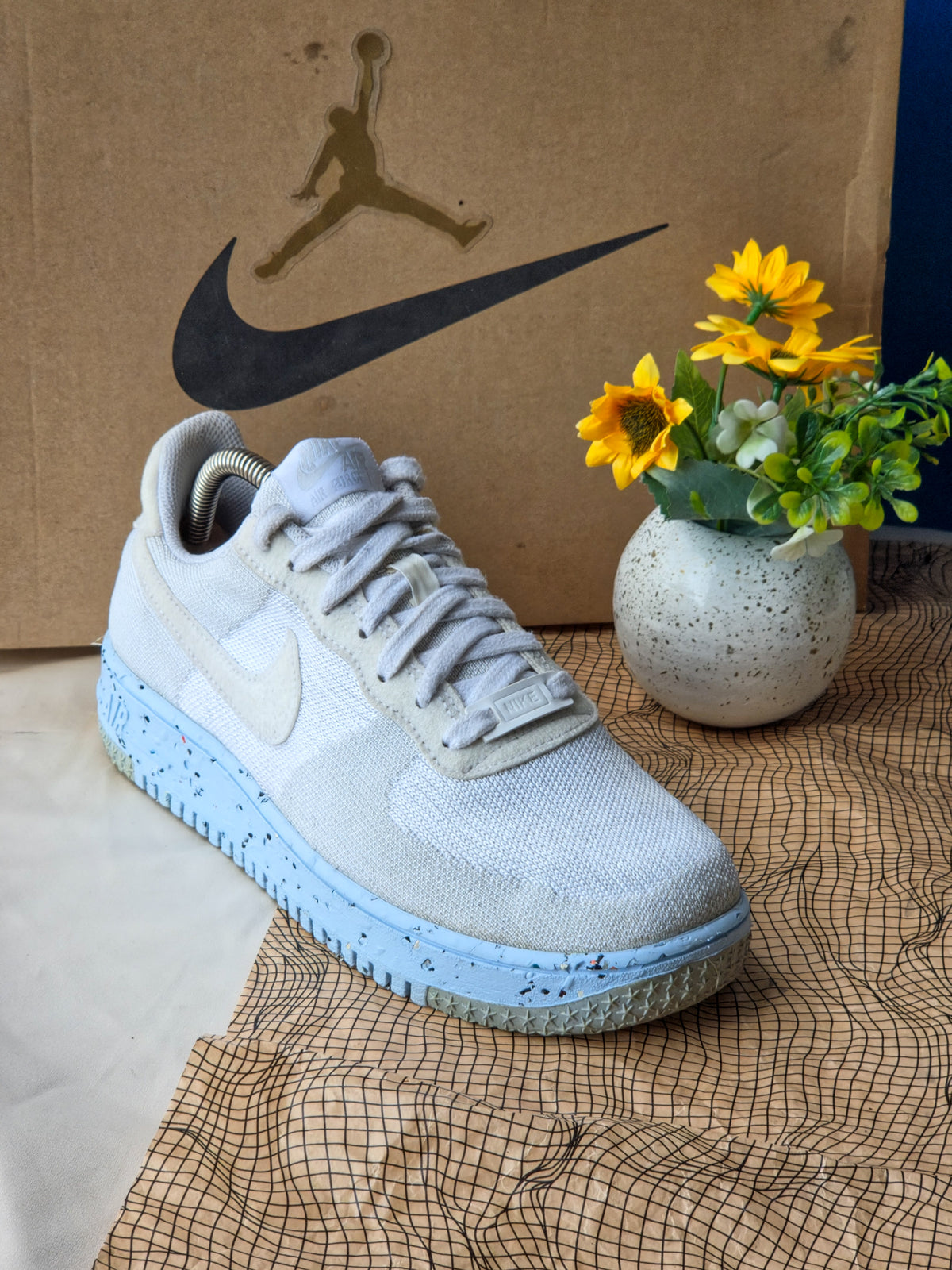 NIKE