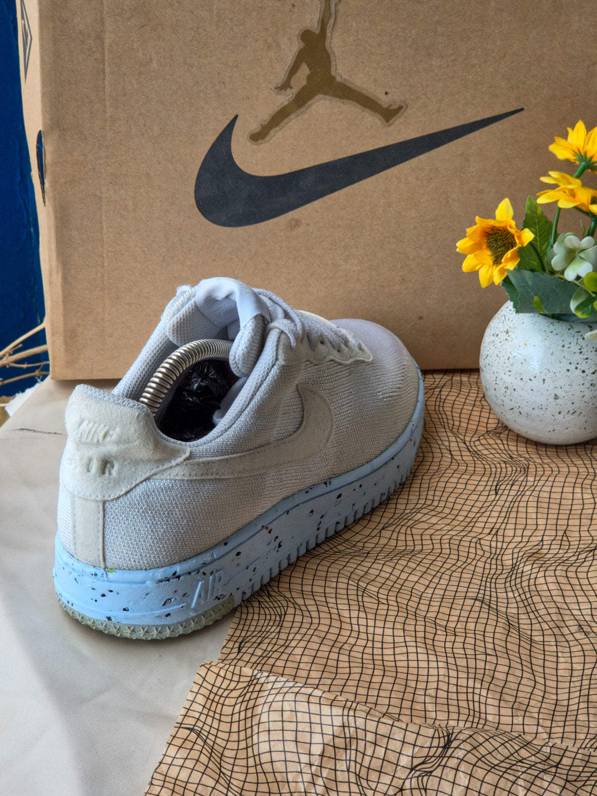 NIKE