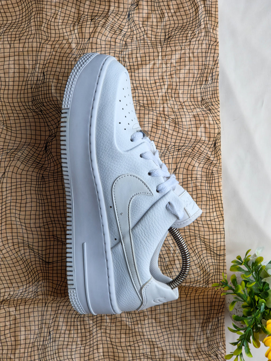NIKE