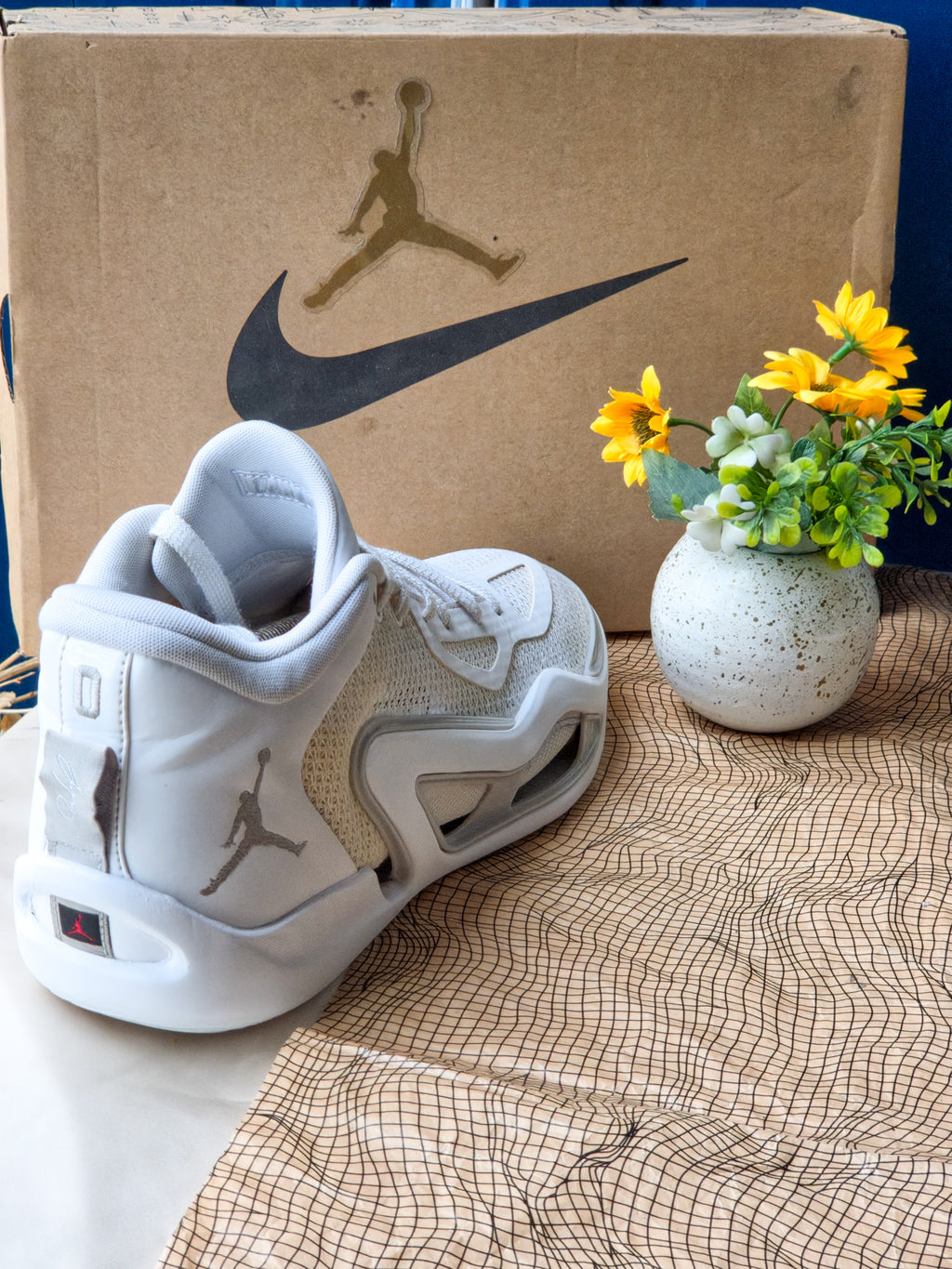 NIKE