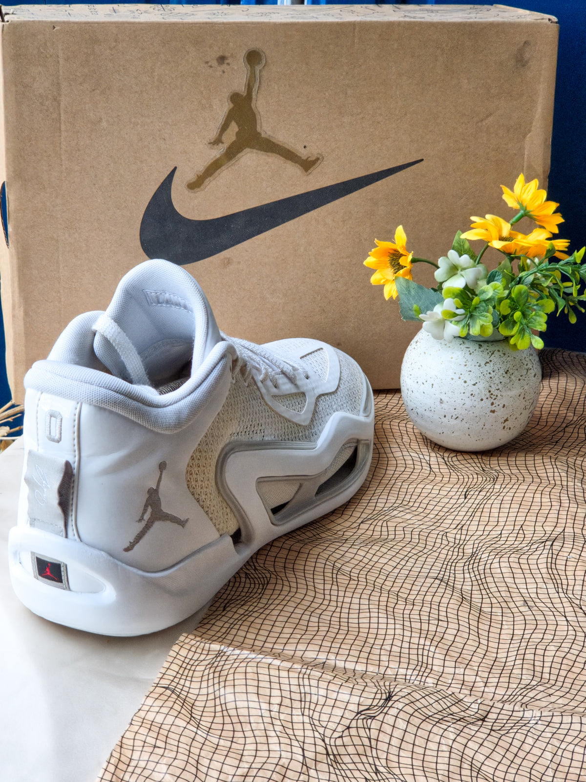 NIKE