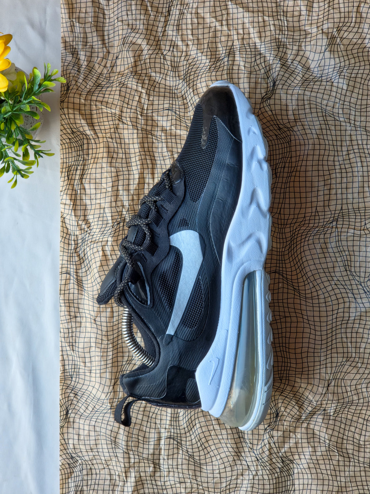 NIKE