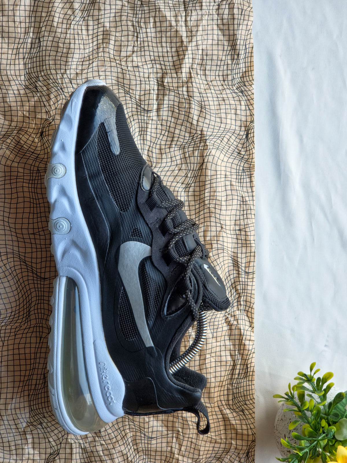NIKE