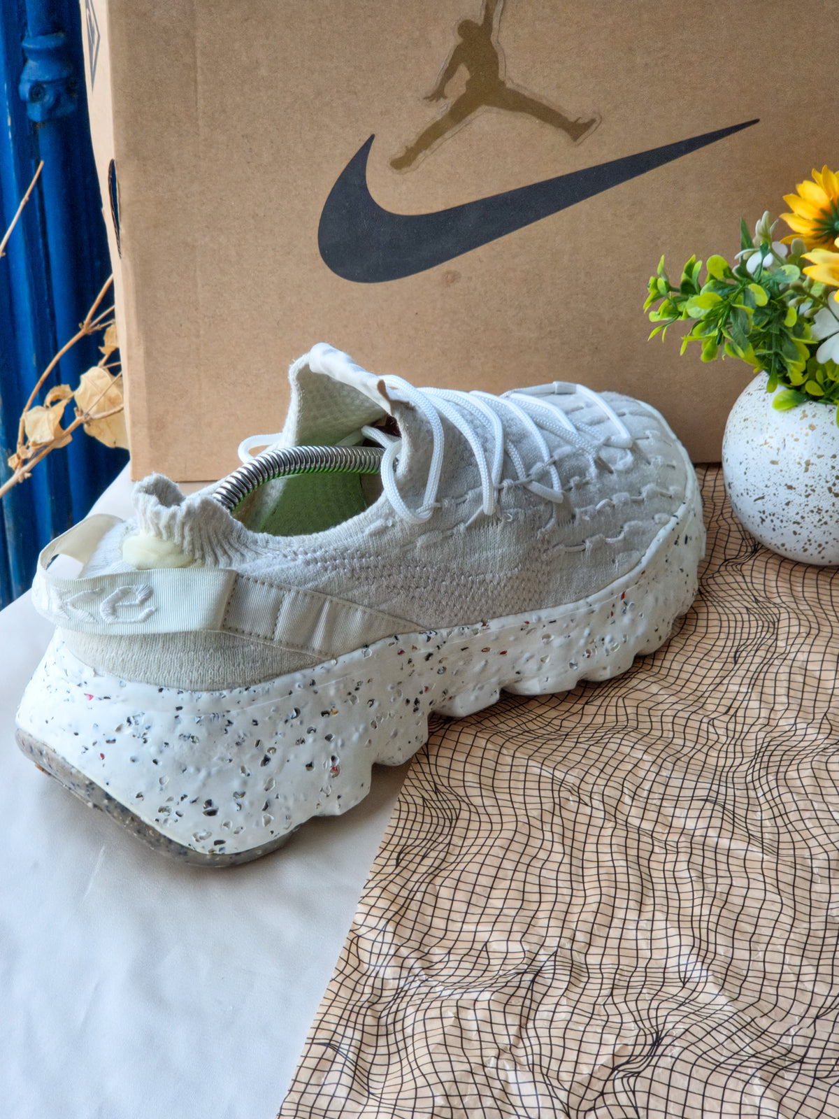 NIKE