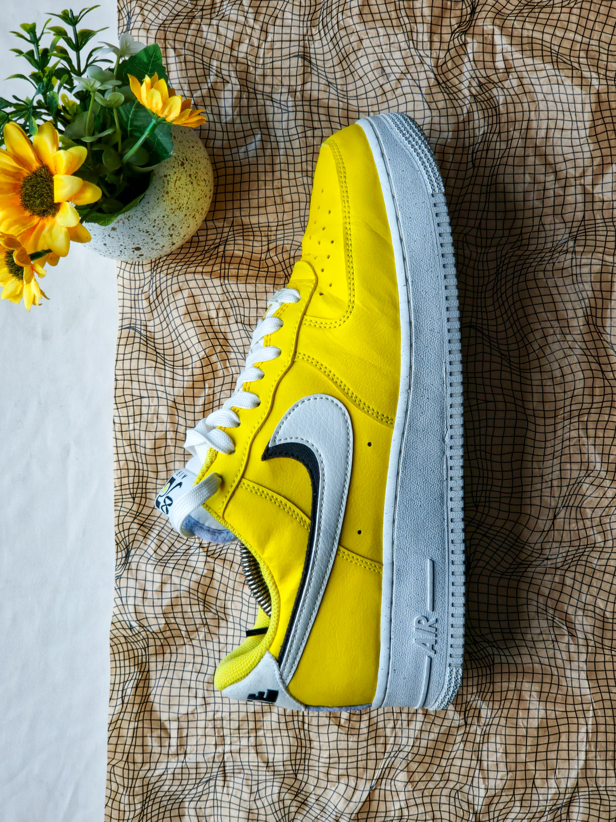 NIKE
