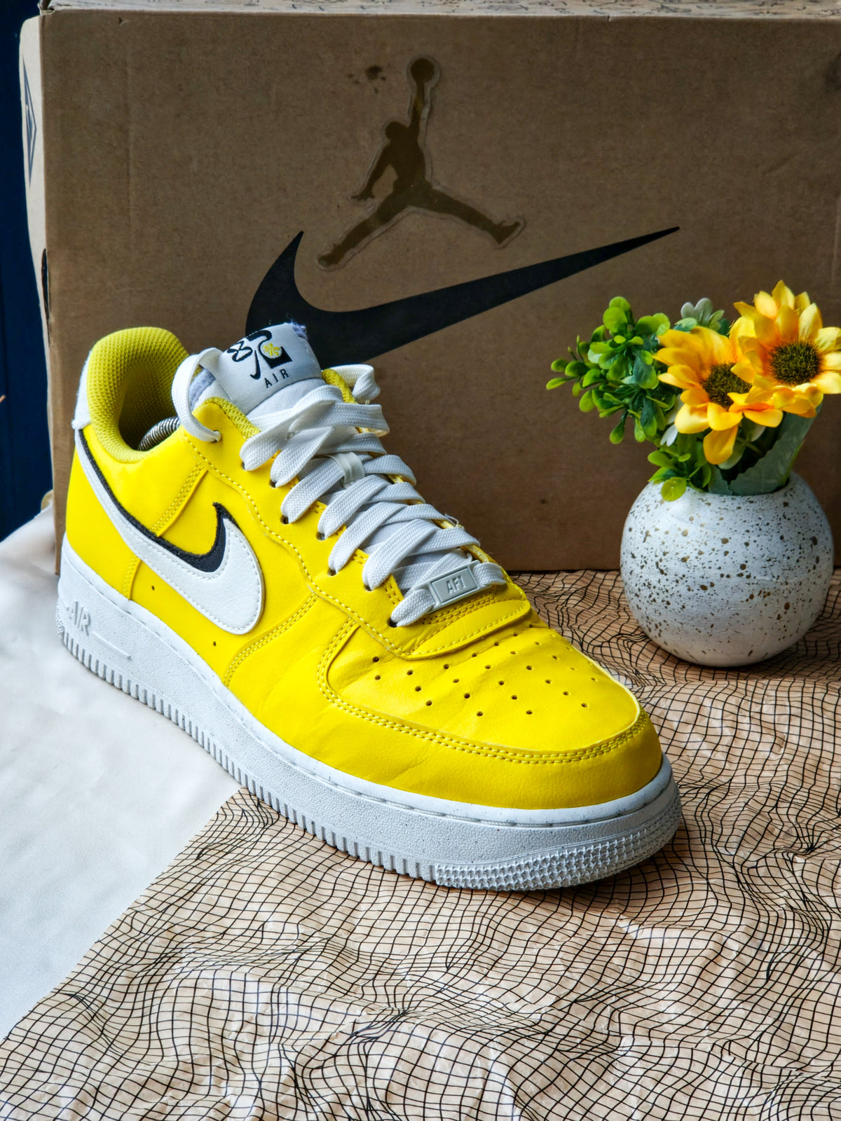 NIKE