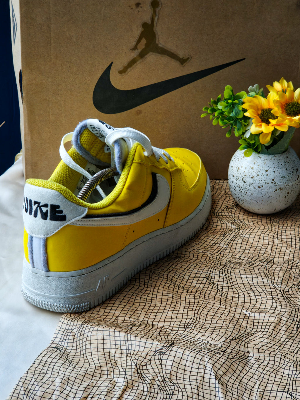 NIKE