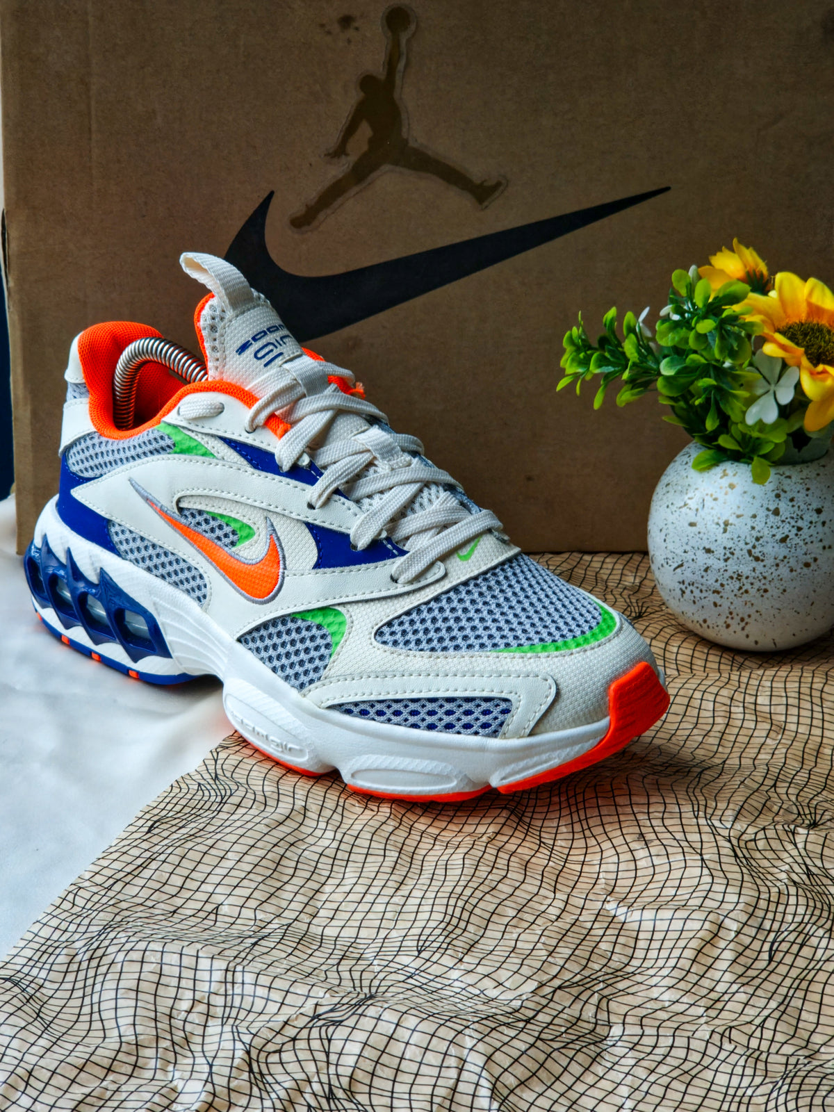 NIKE