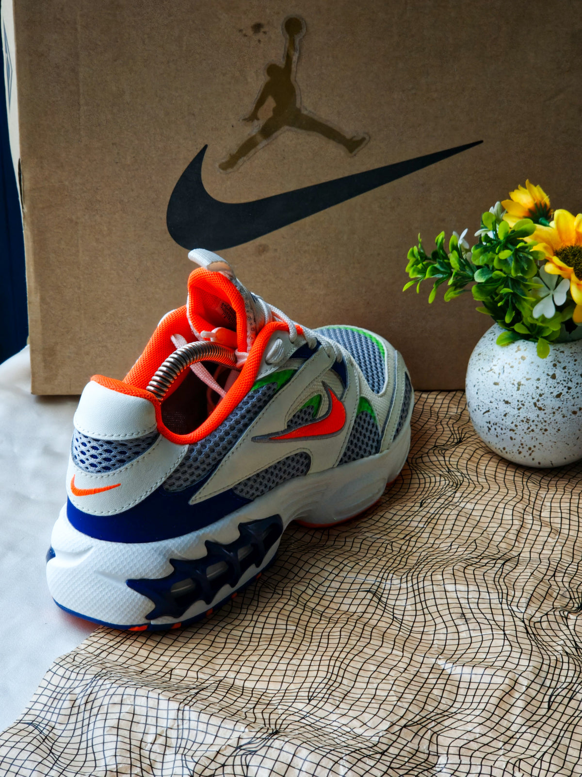 NIKE