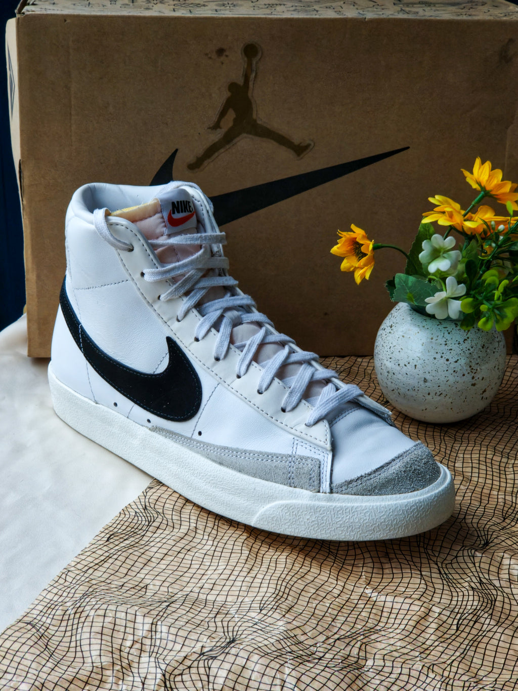 NIKE