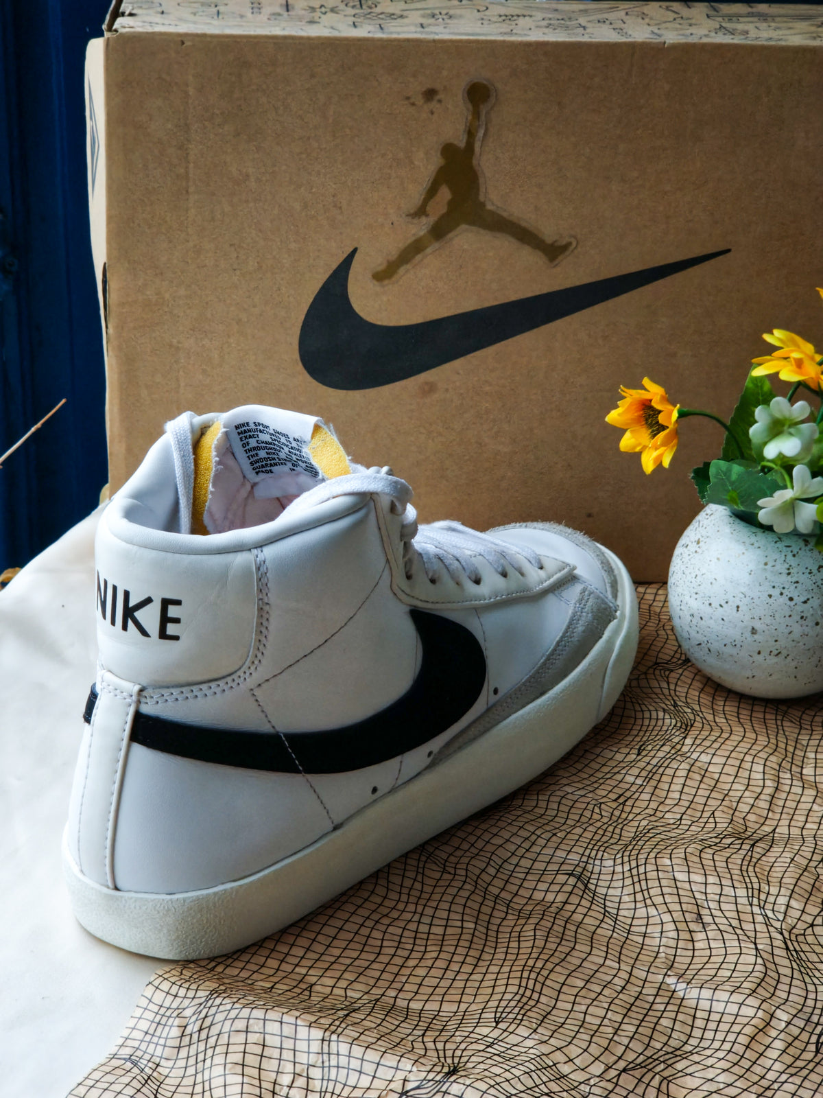 NIKE