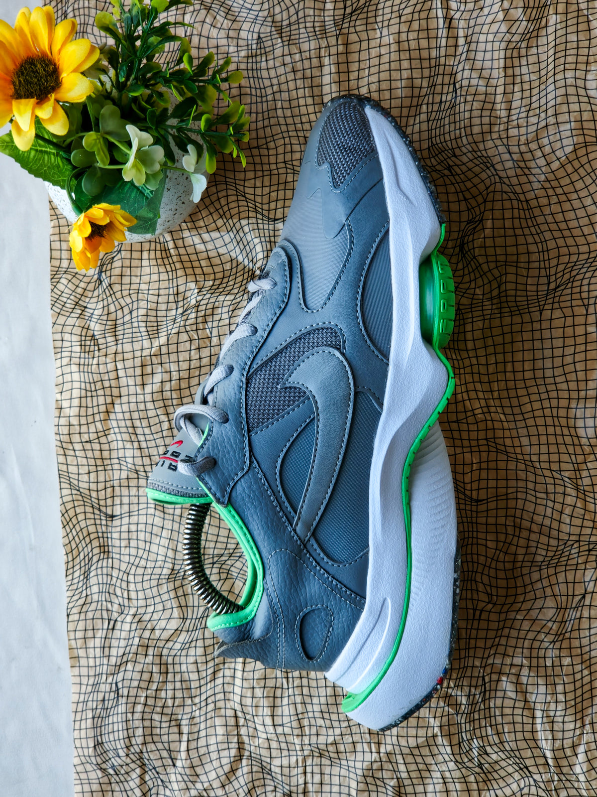 NIKE