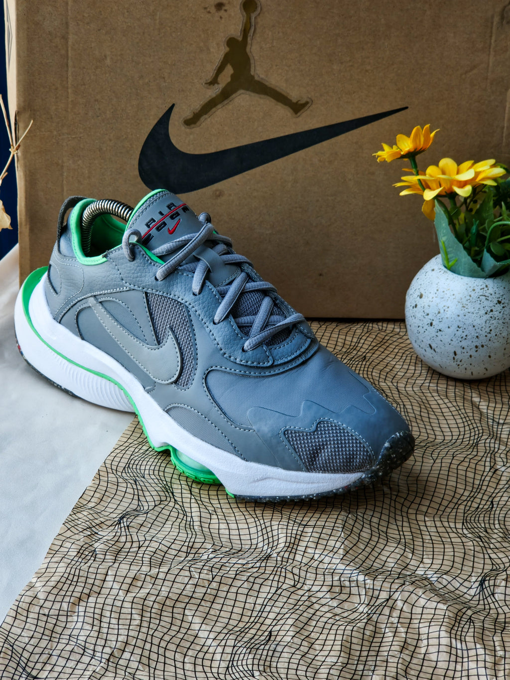 NIKE