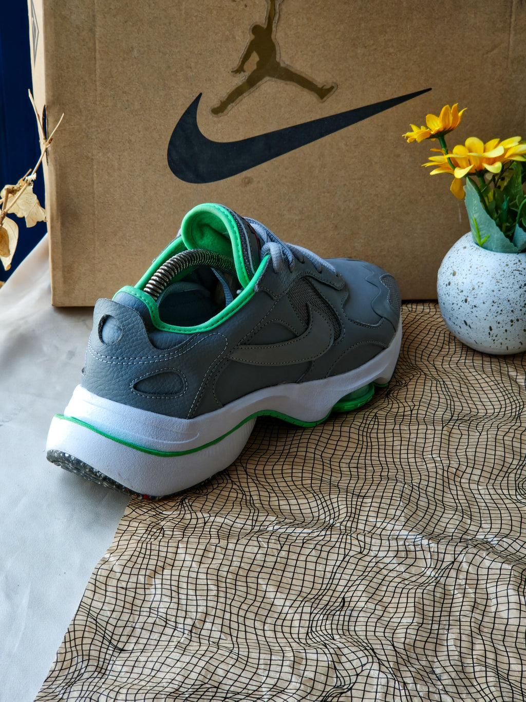 NIKE