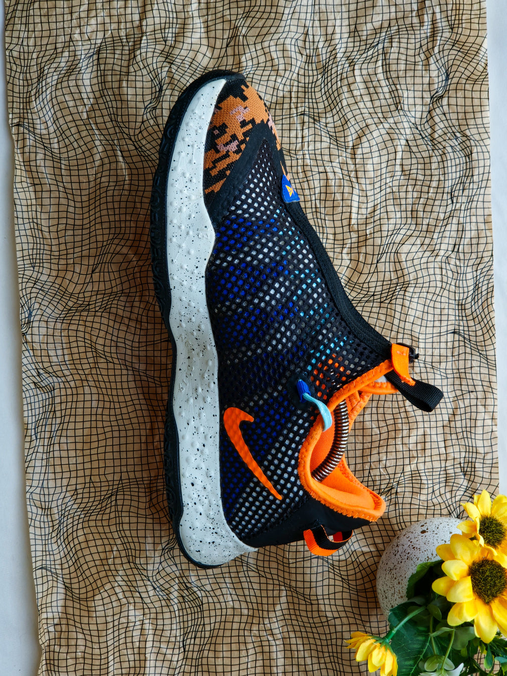 NIKE