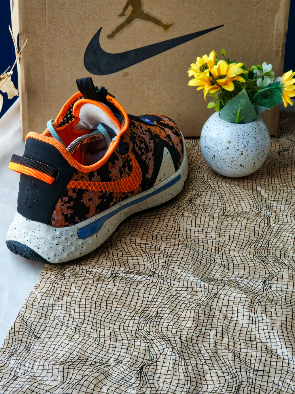 NIKE