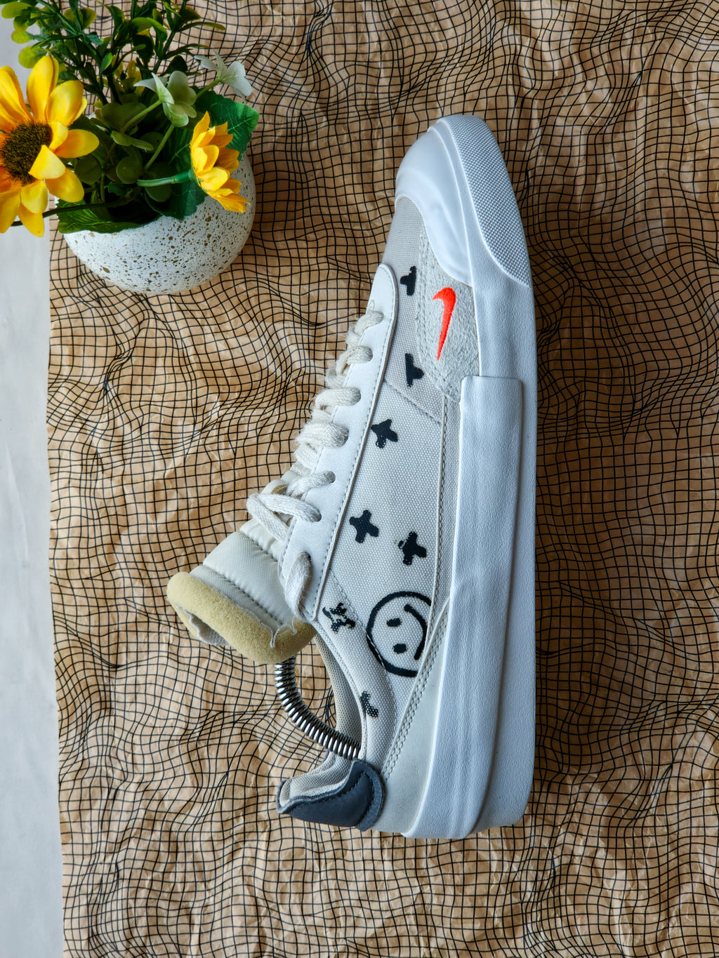 NIKE