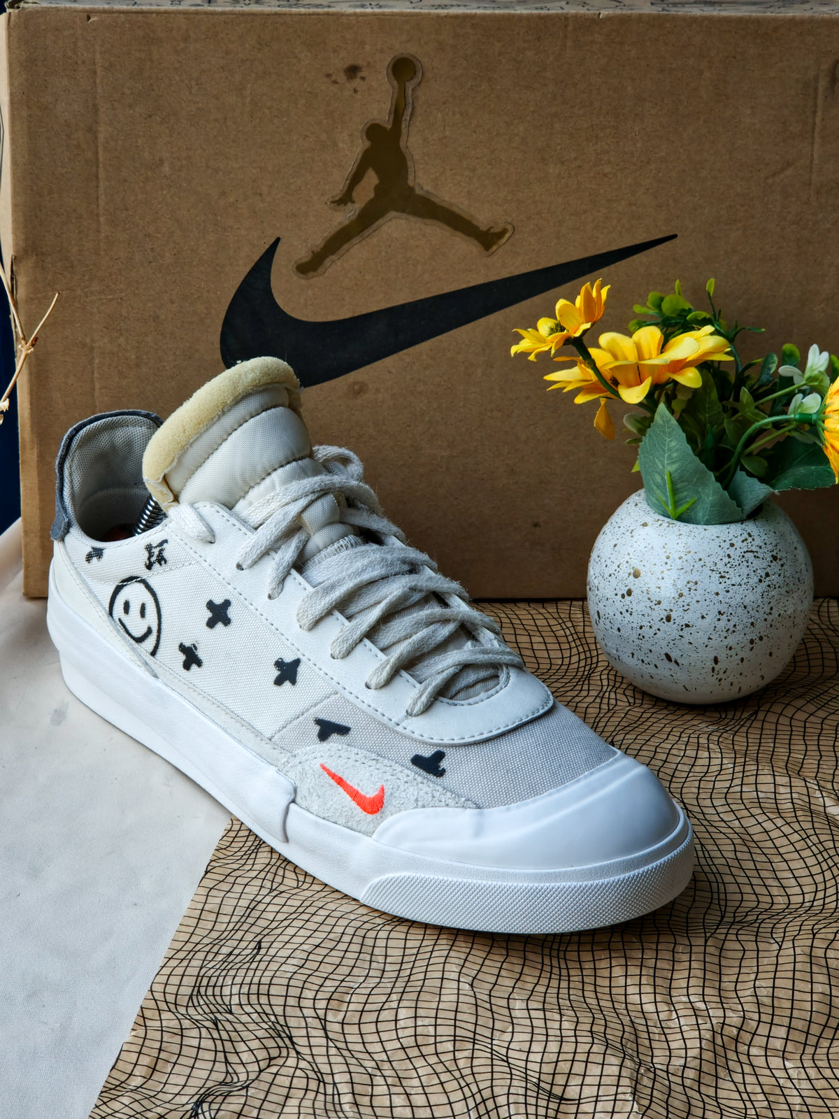 NIKE