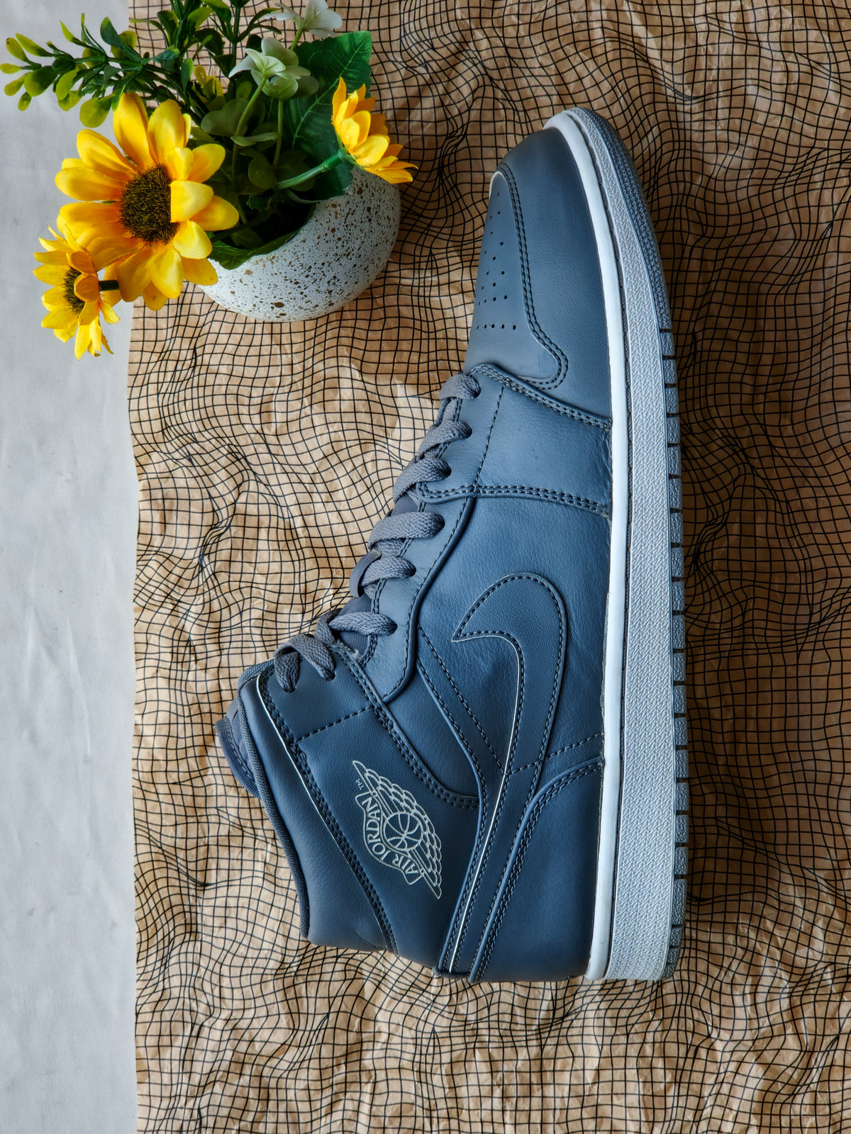 NIKE