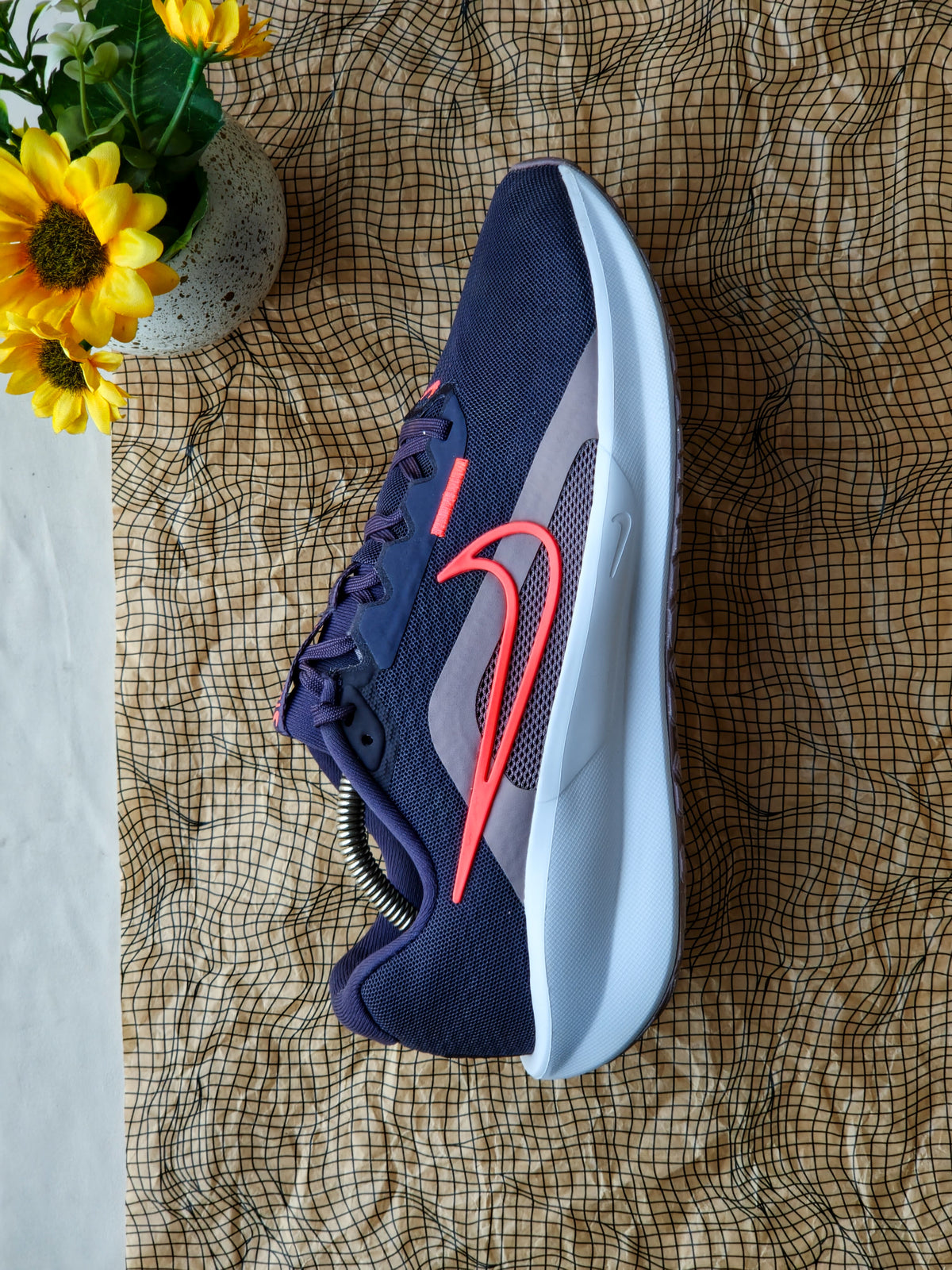 NIKE