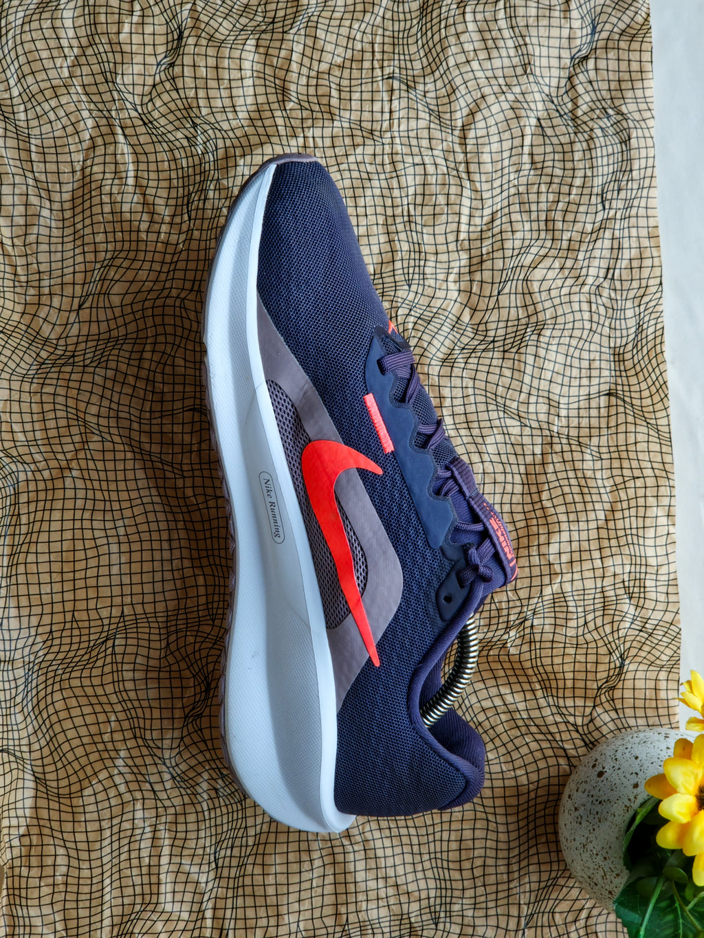 NIKE