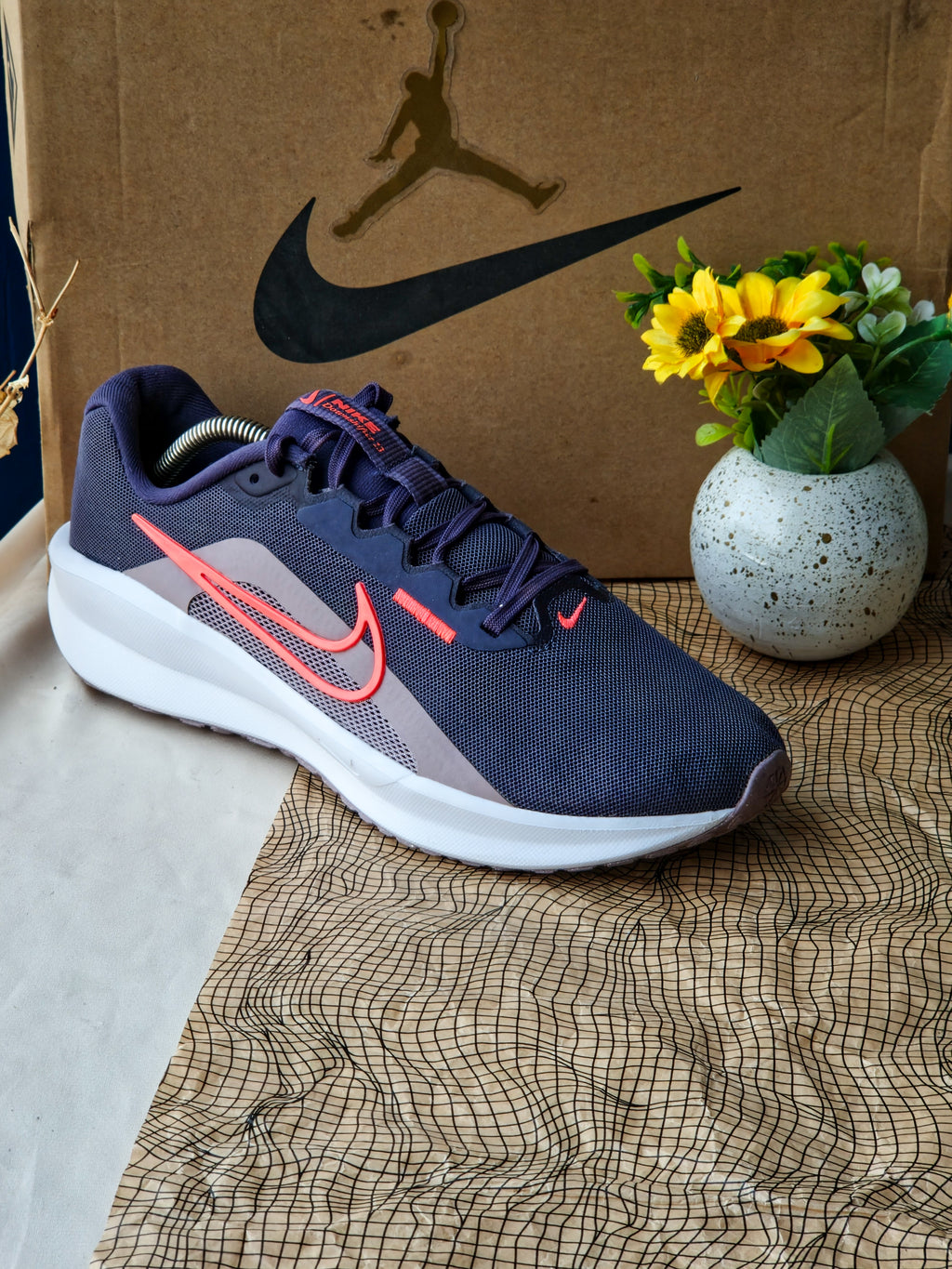 NIKE