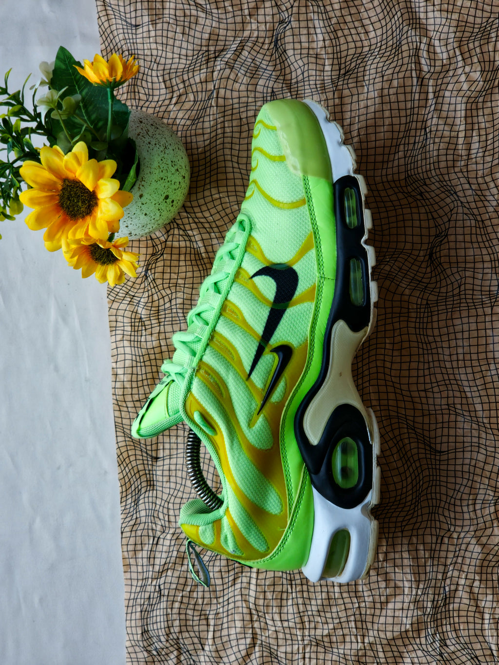 NIKE