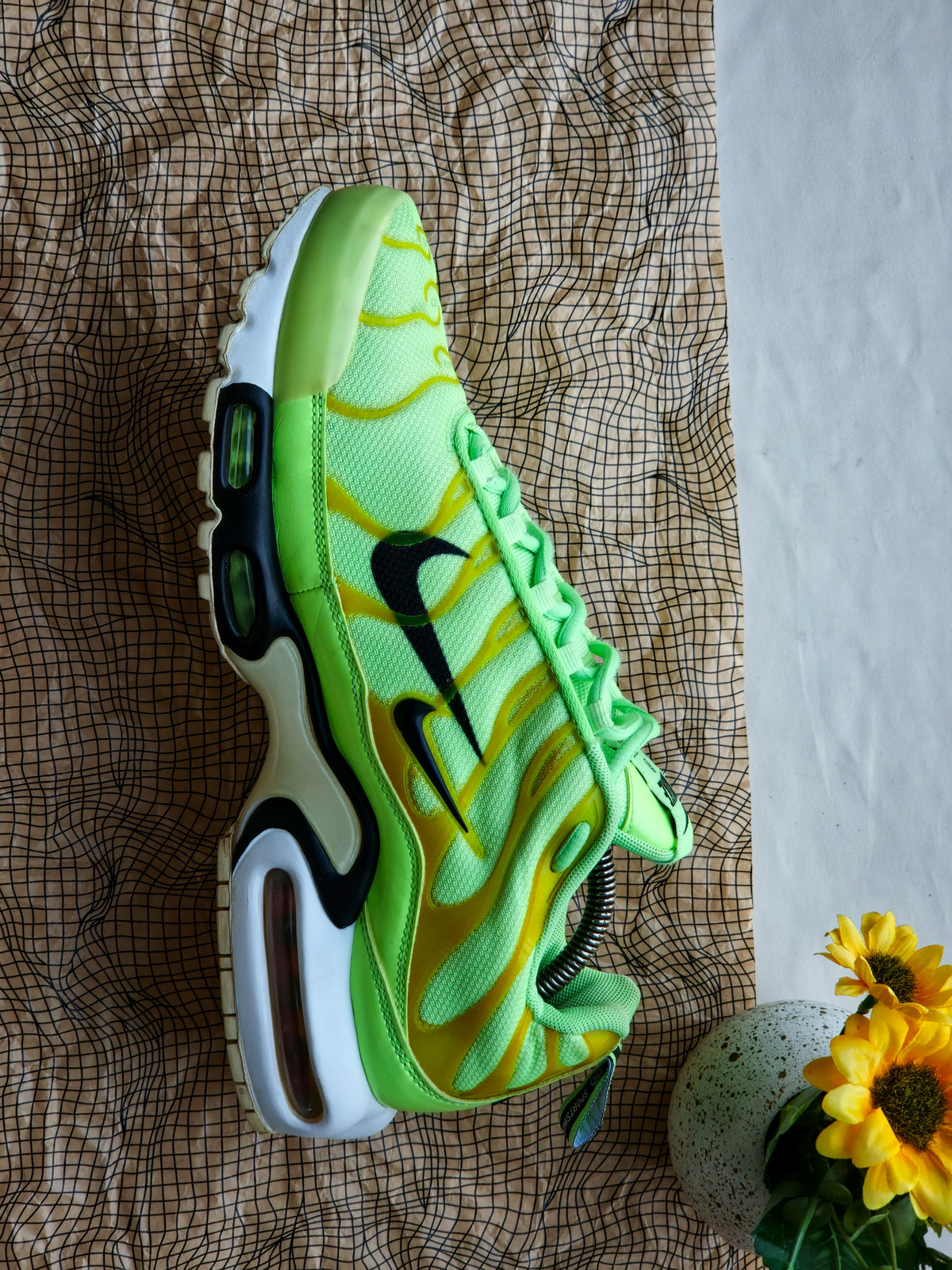 NIKE