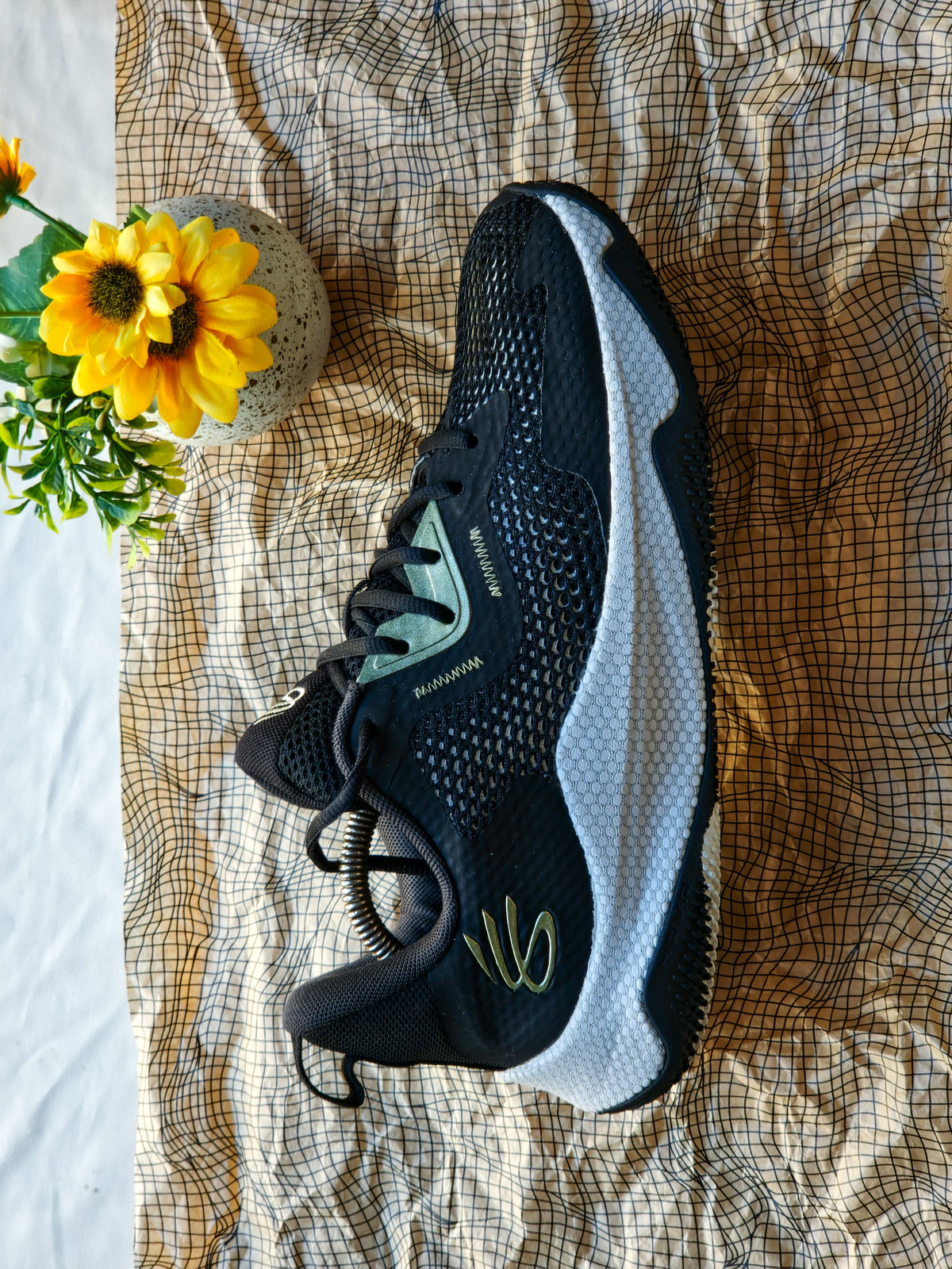 UNDER ARMOUR