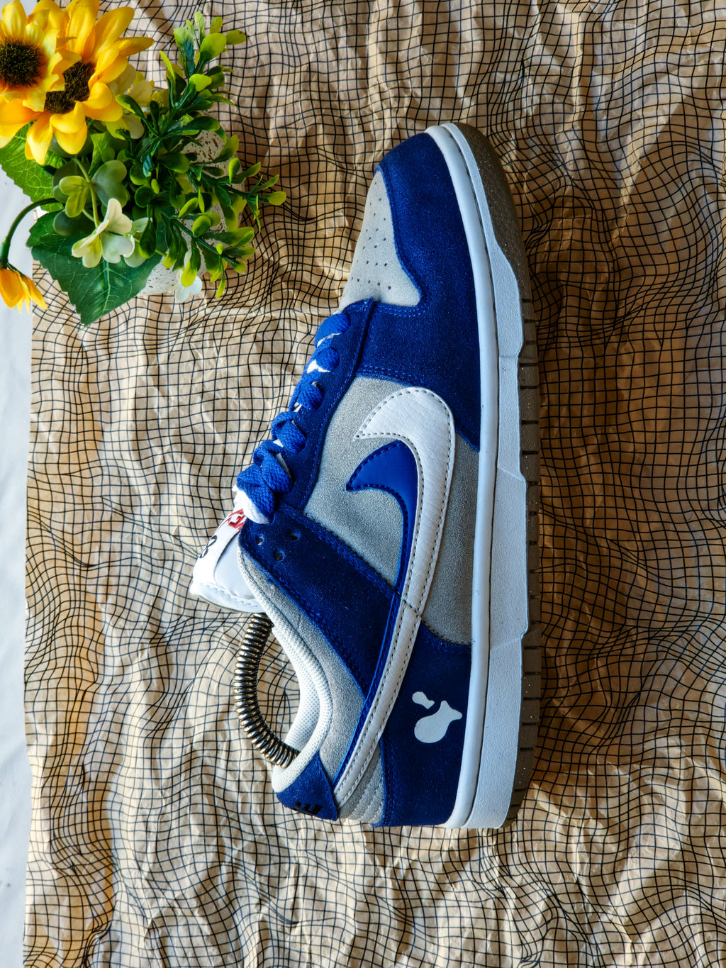 NIKE