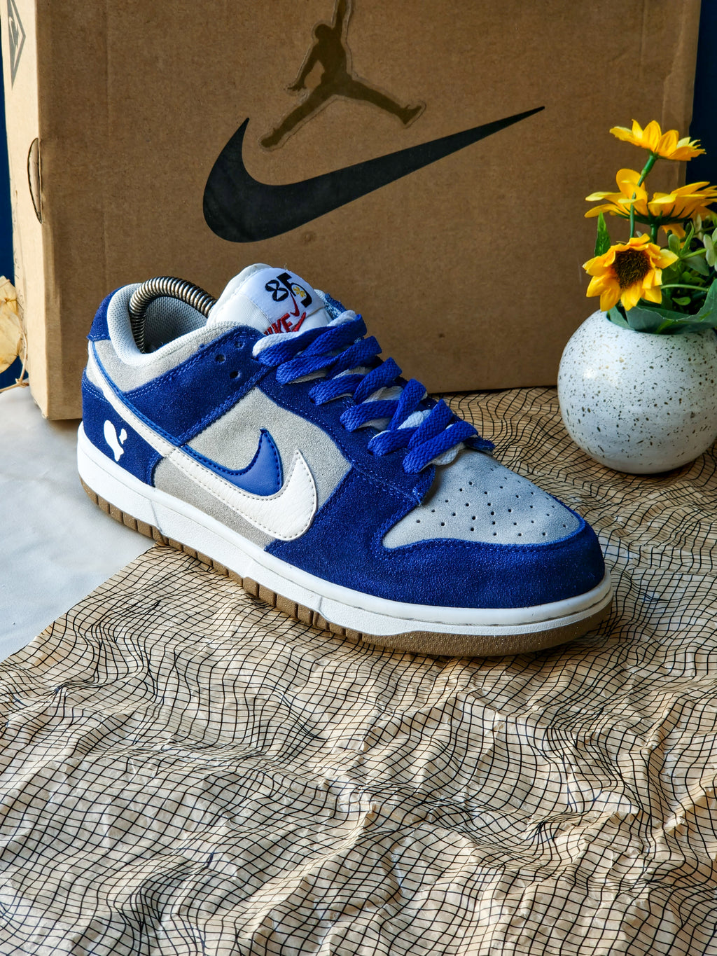 NIKE
