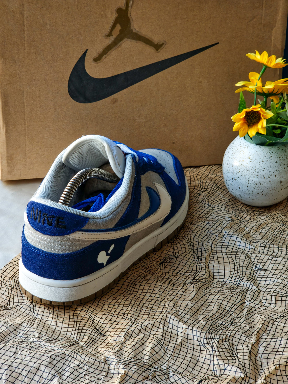 NIKE