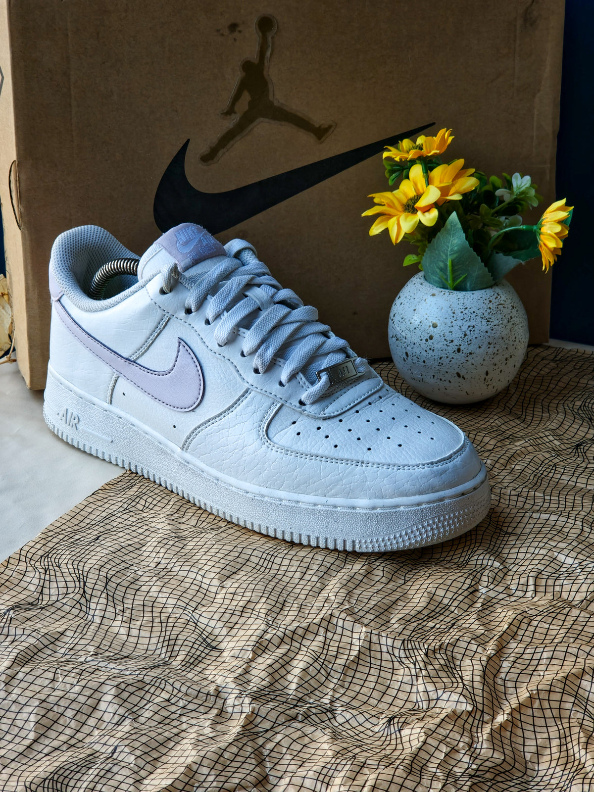 NIKE