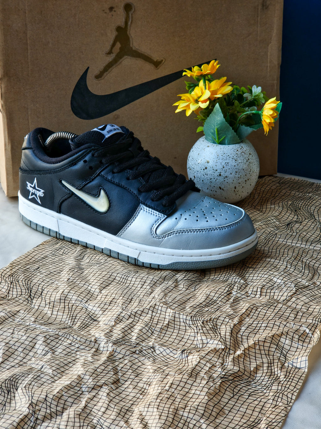 NIKE
