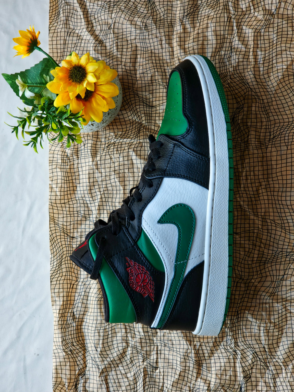 NIKE