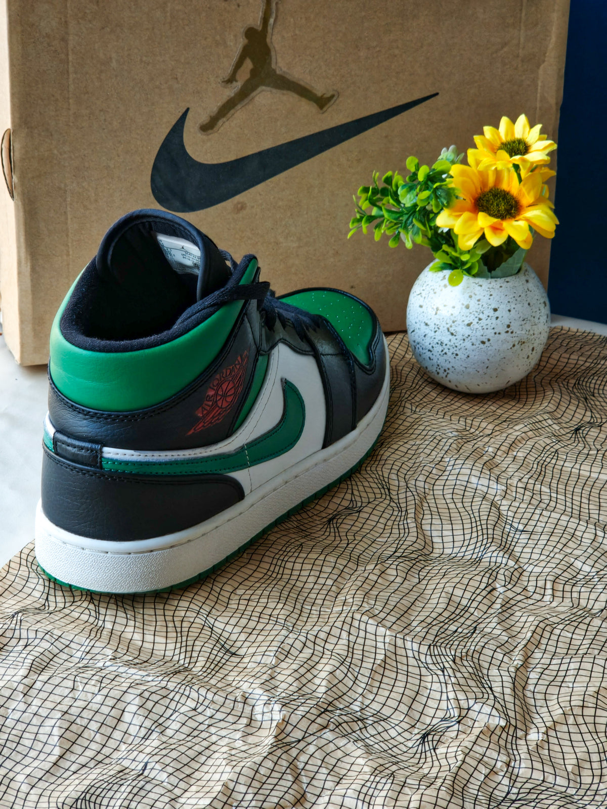 NIKE