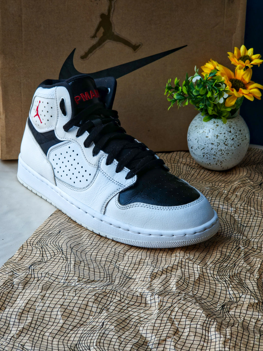 NIKE