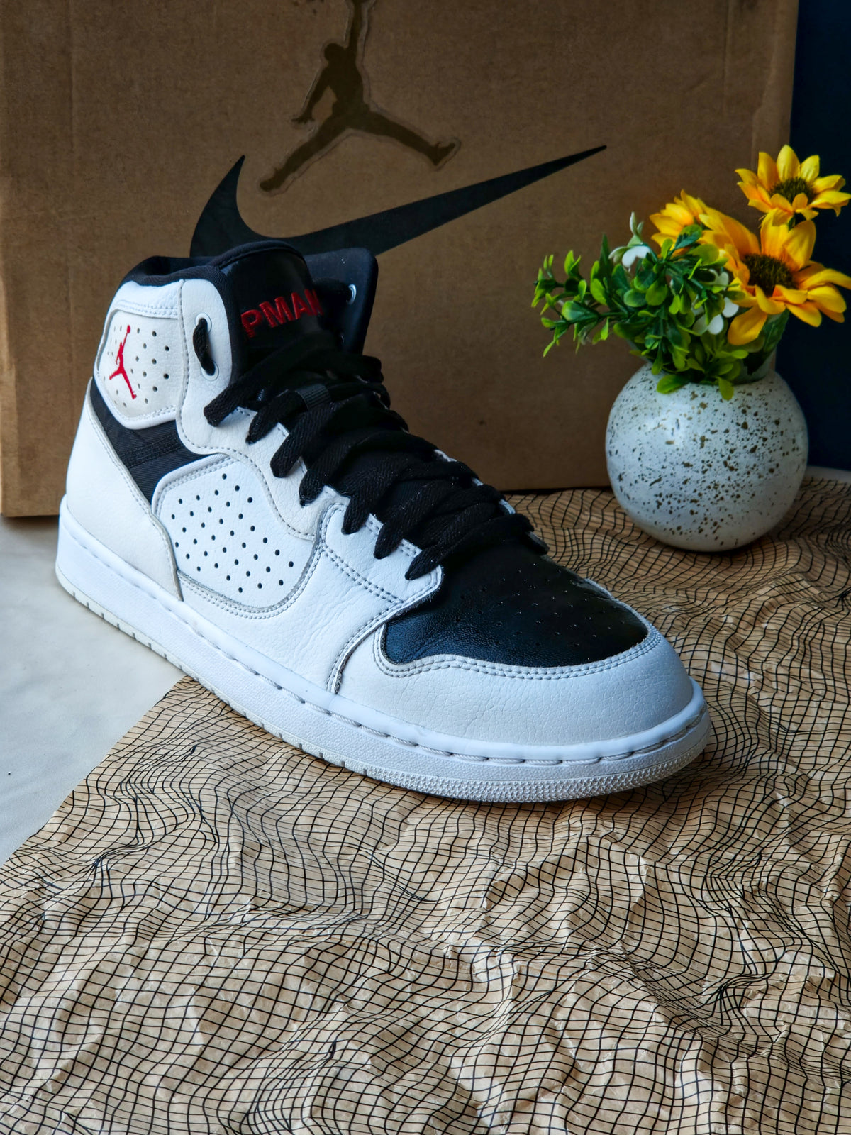 NIKE