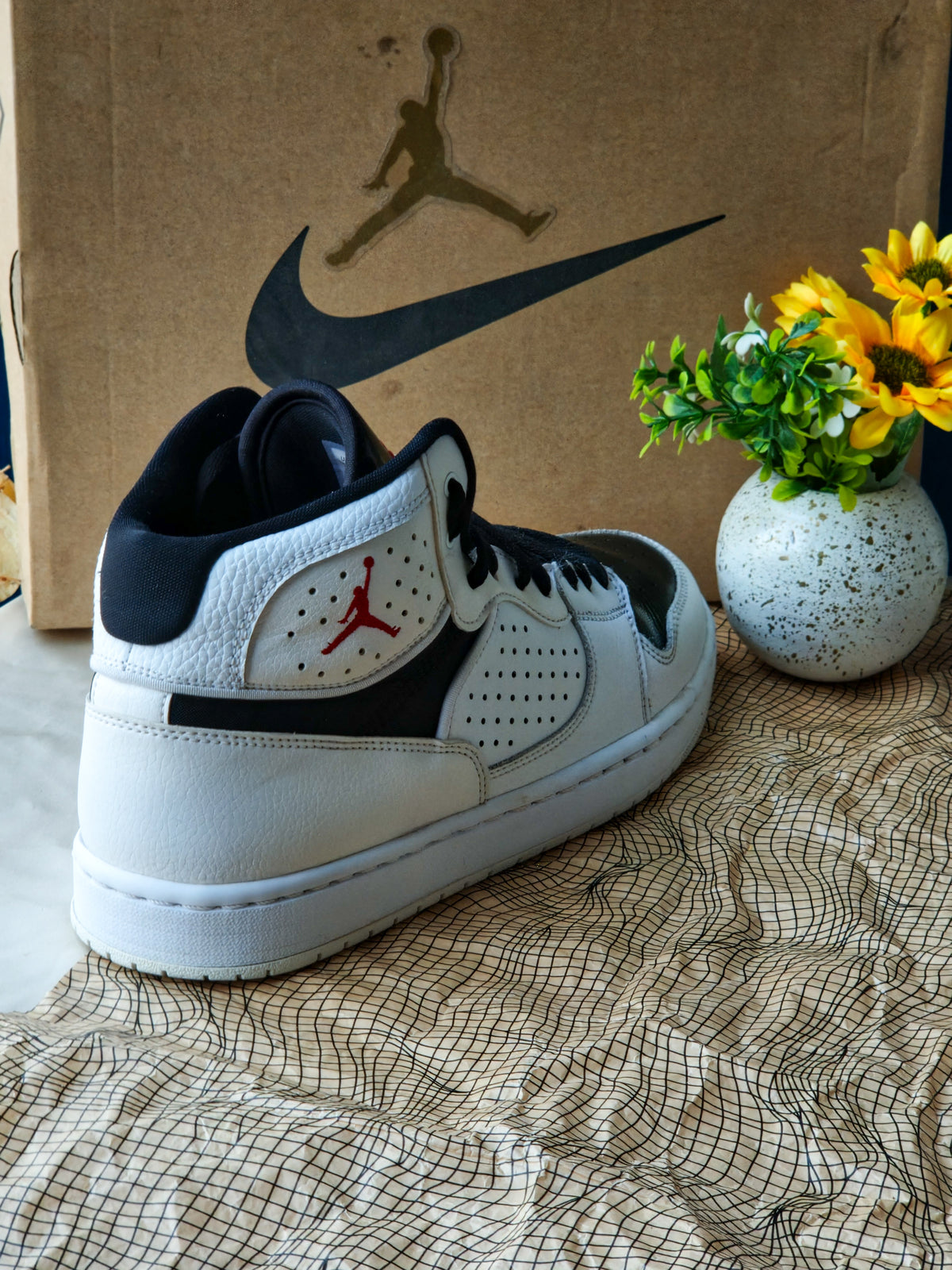 NIKE