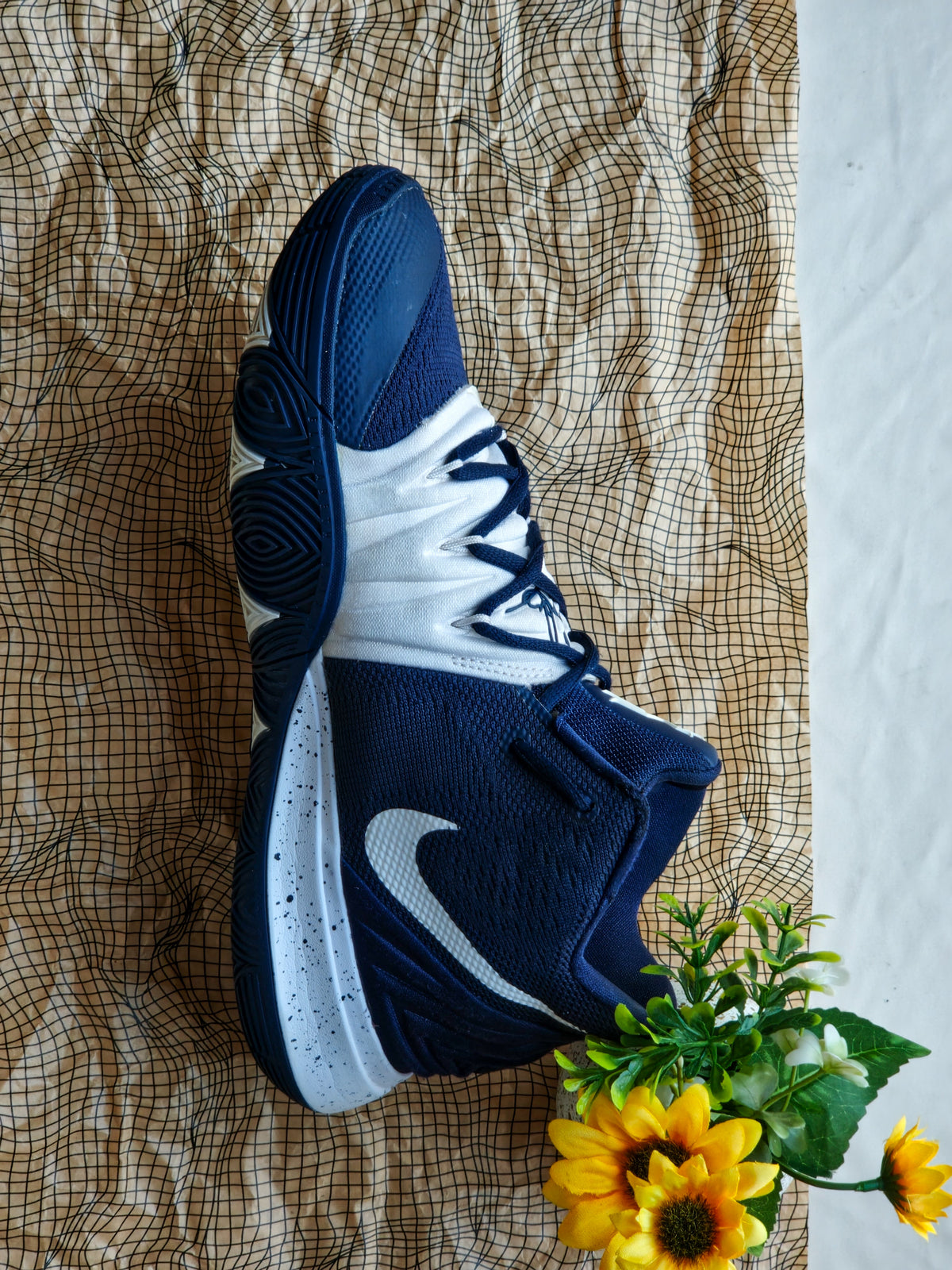 NIKE