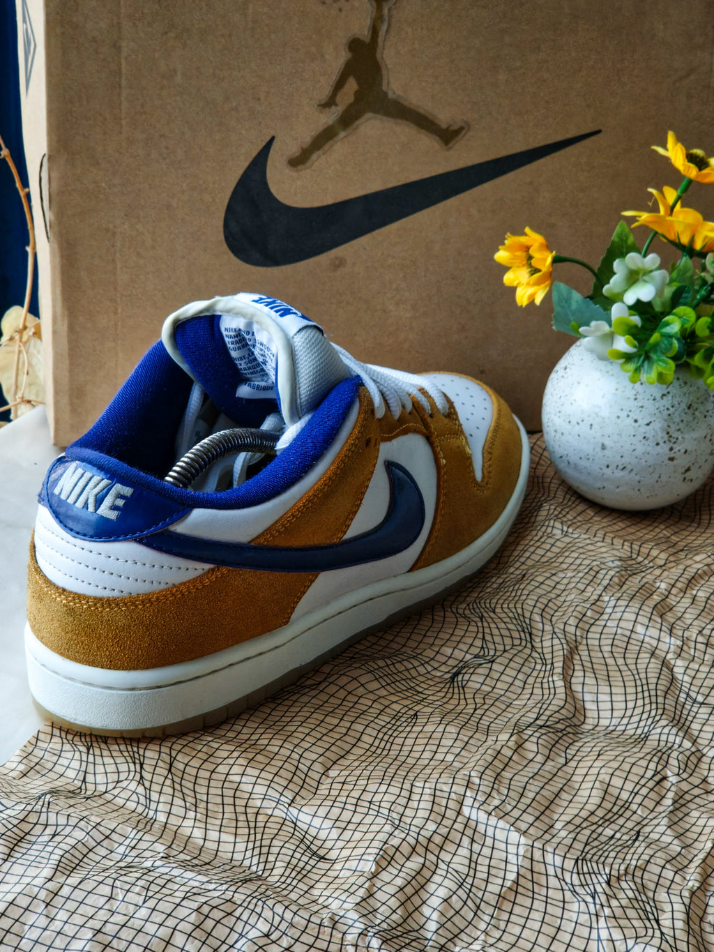 NIKE