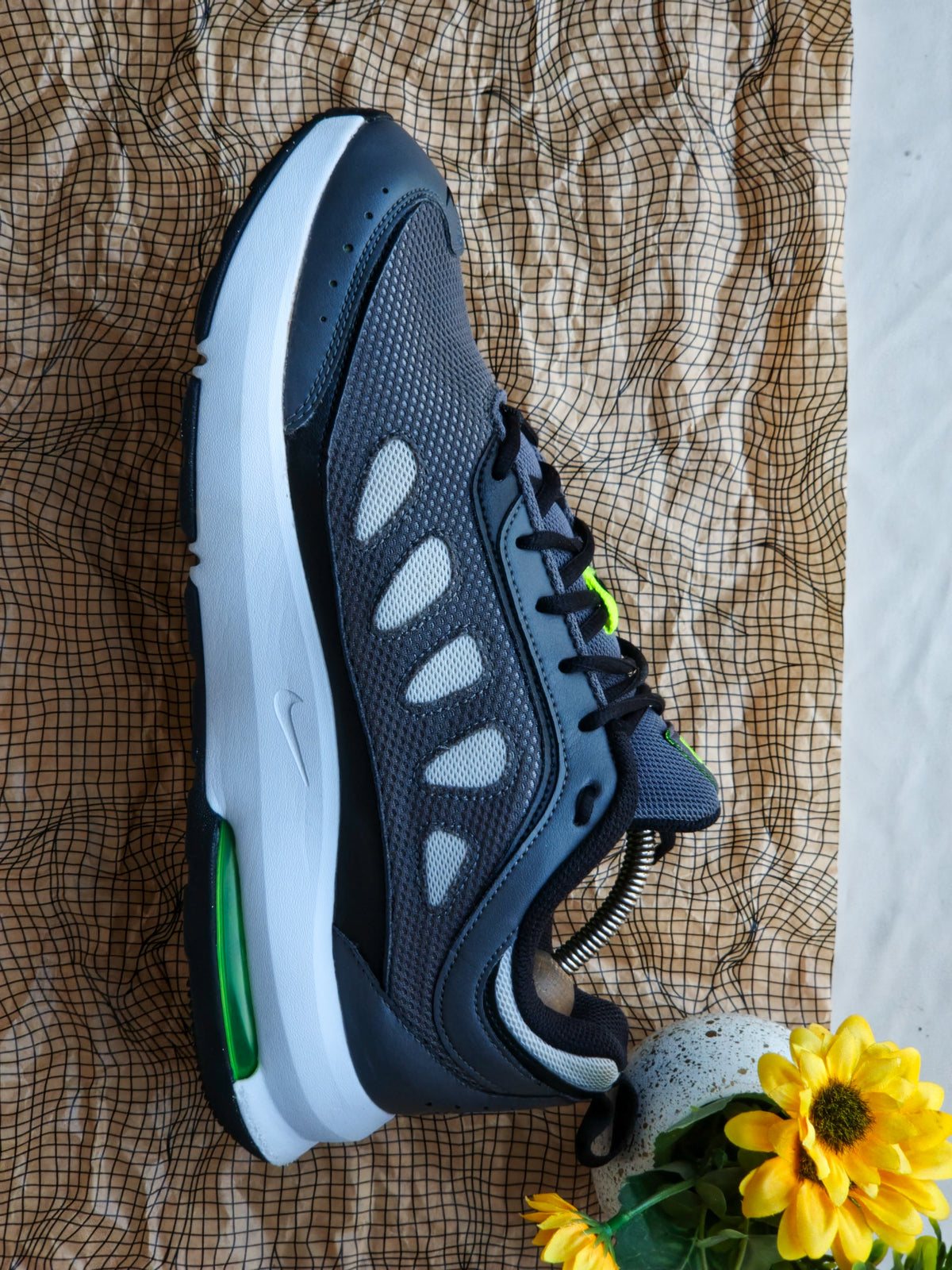 NIKE