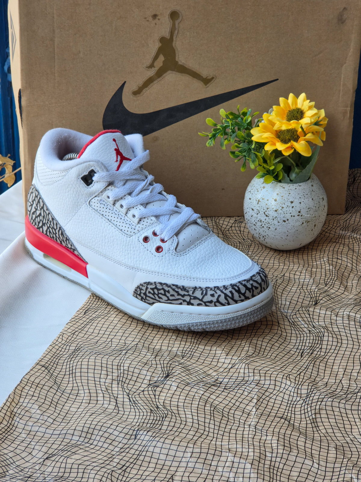 NIKE