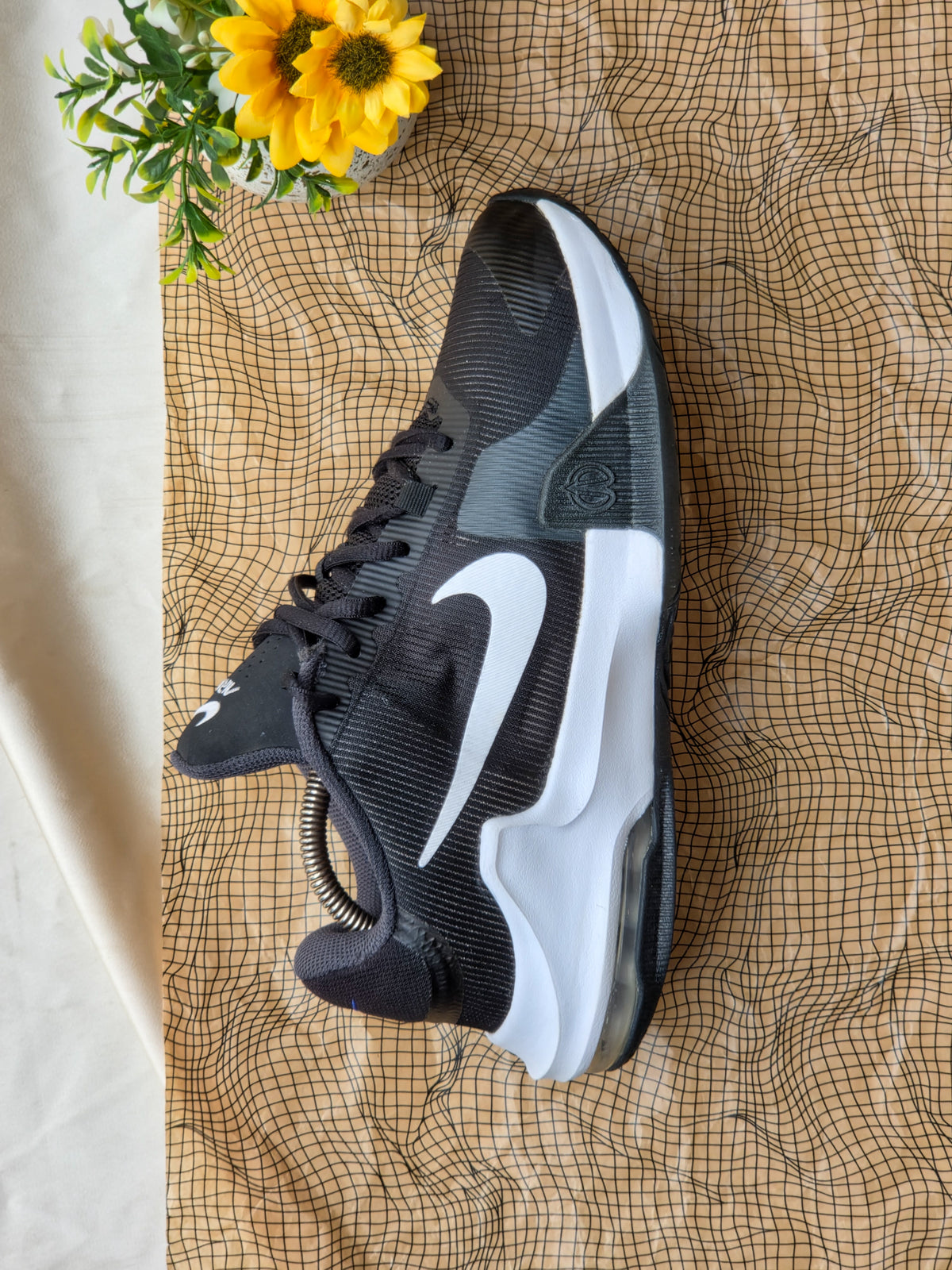 NIKE