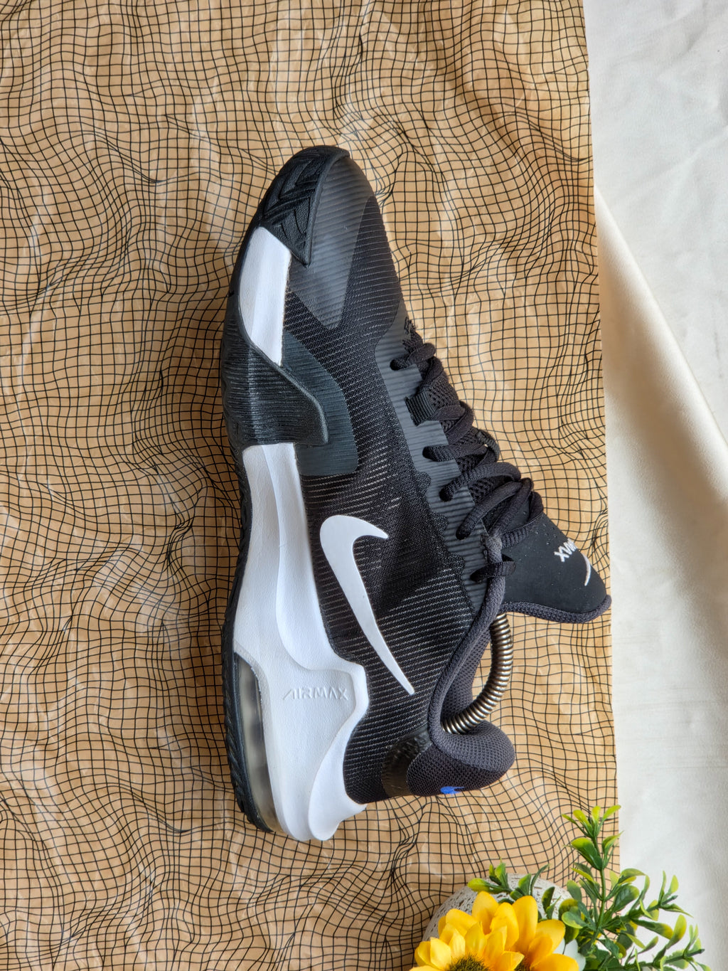 NIKE