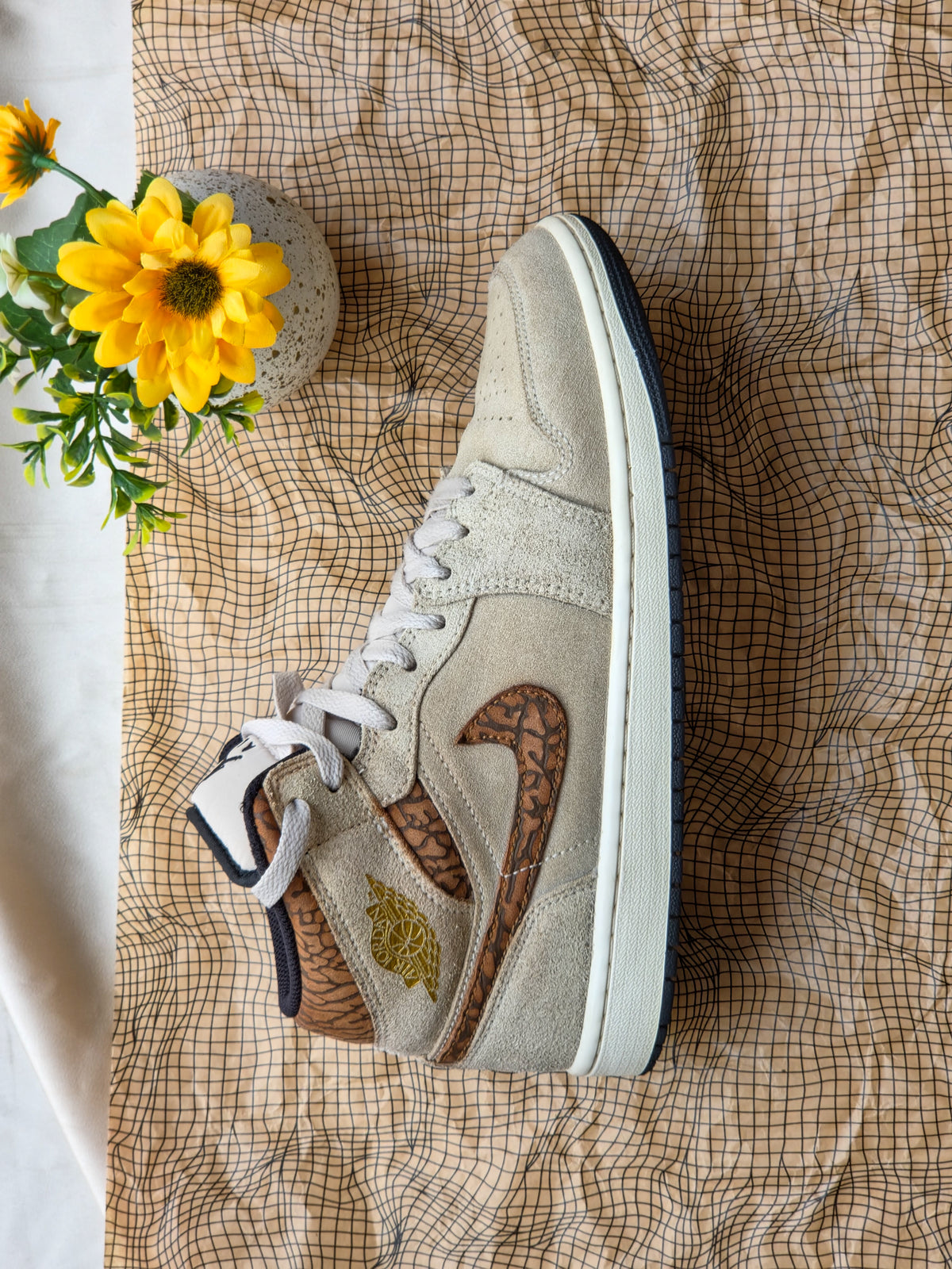 NIKE